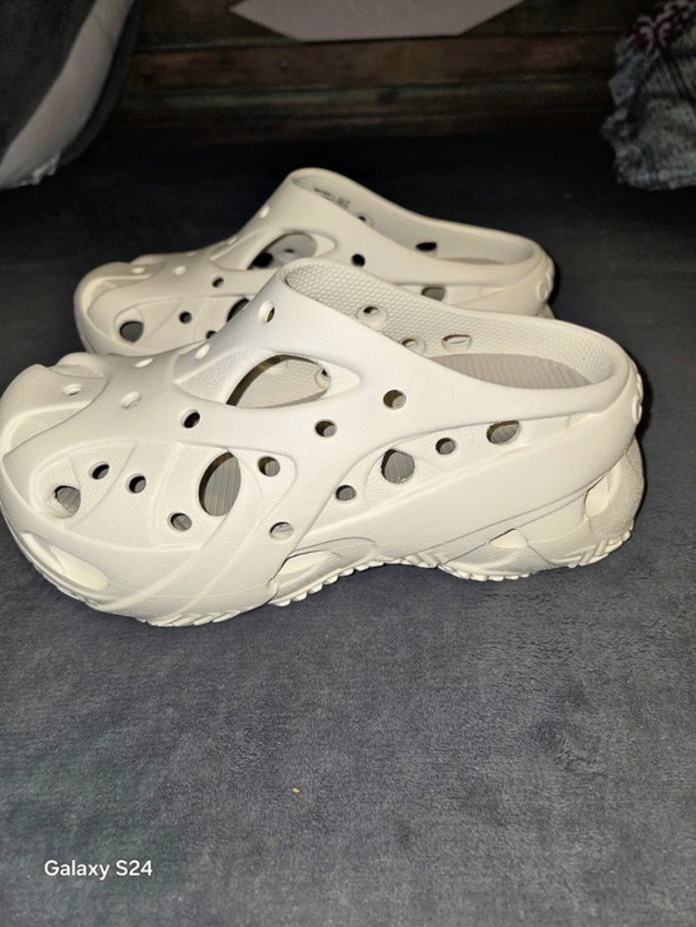 Crocs Caged Clog  Clogs Womens 7 Like New